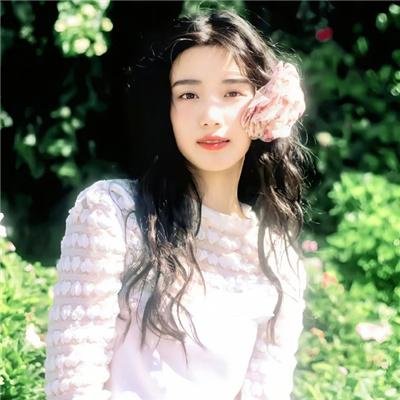 娇憨女郎